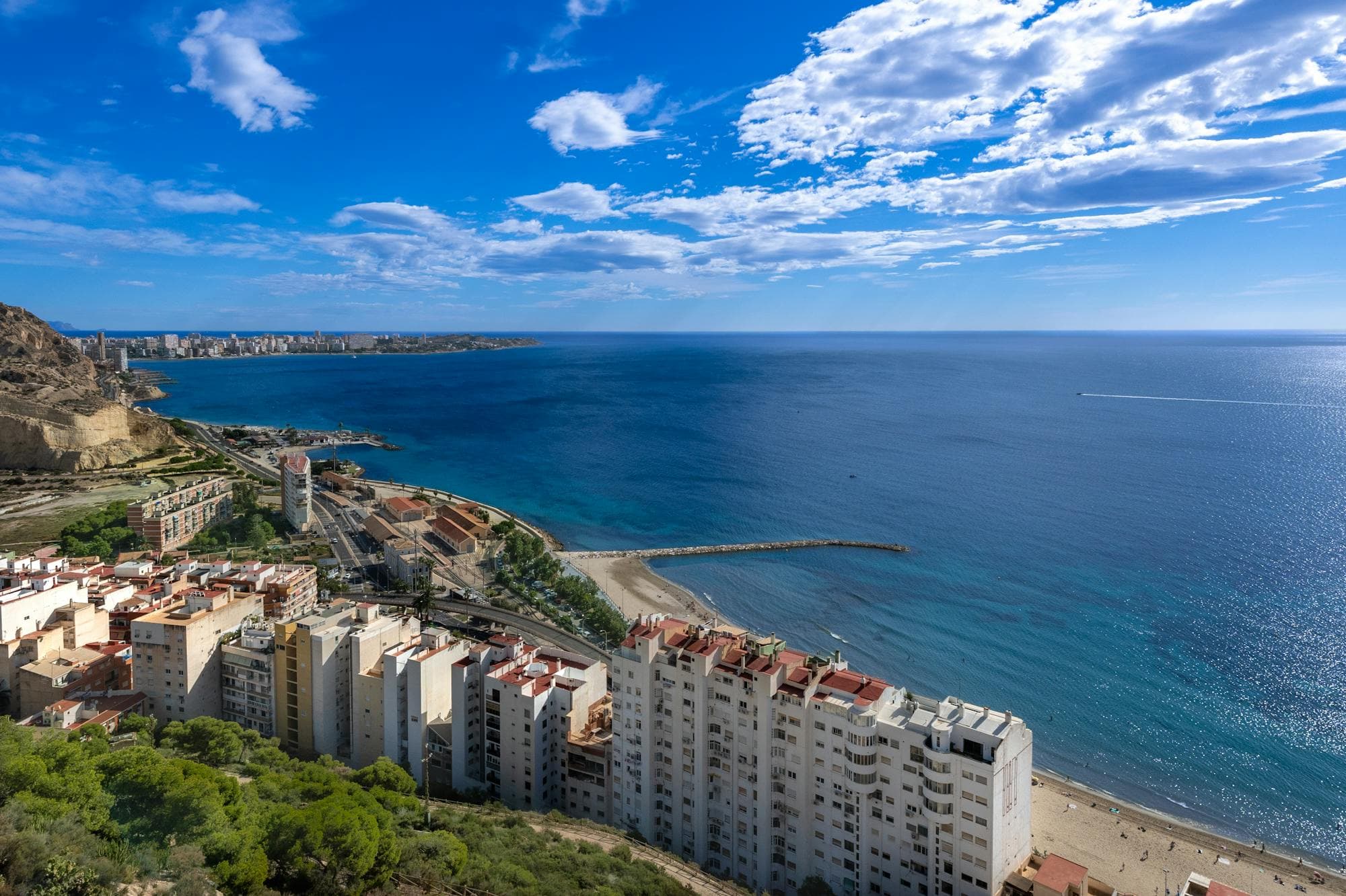 ZEN Logistics premium delivery coverage in Alicante, Spain